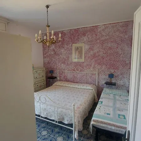 Apartment Morelli - Via Delle Collacchie 53 *